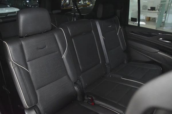 2023 Cadillac Escalade L Platinum - GCC Specs - Like New