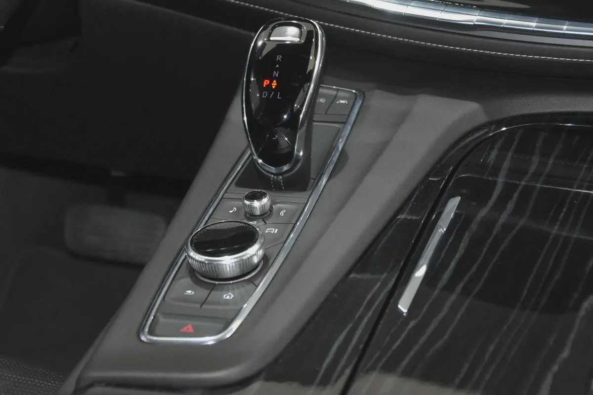 2023 Cadillac Escalade L Platinum - GCC Specs - Like New-16-16