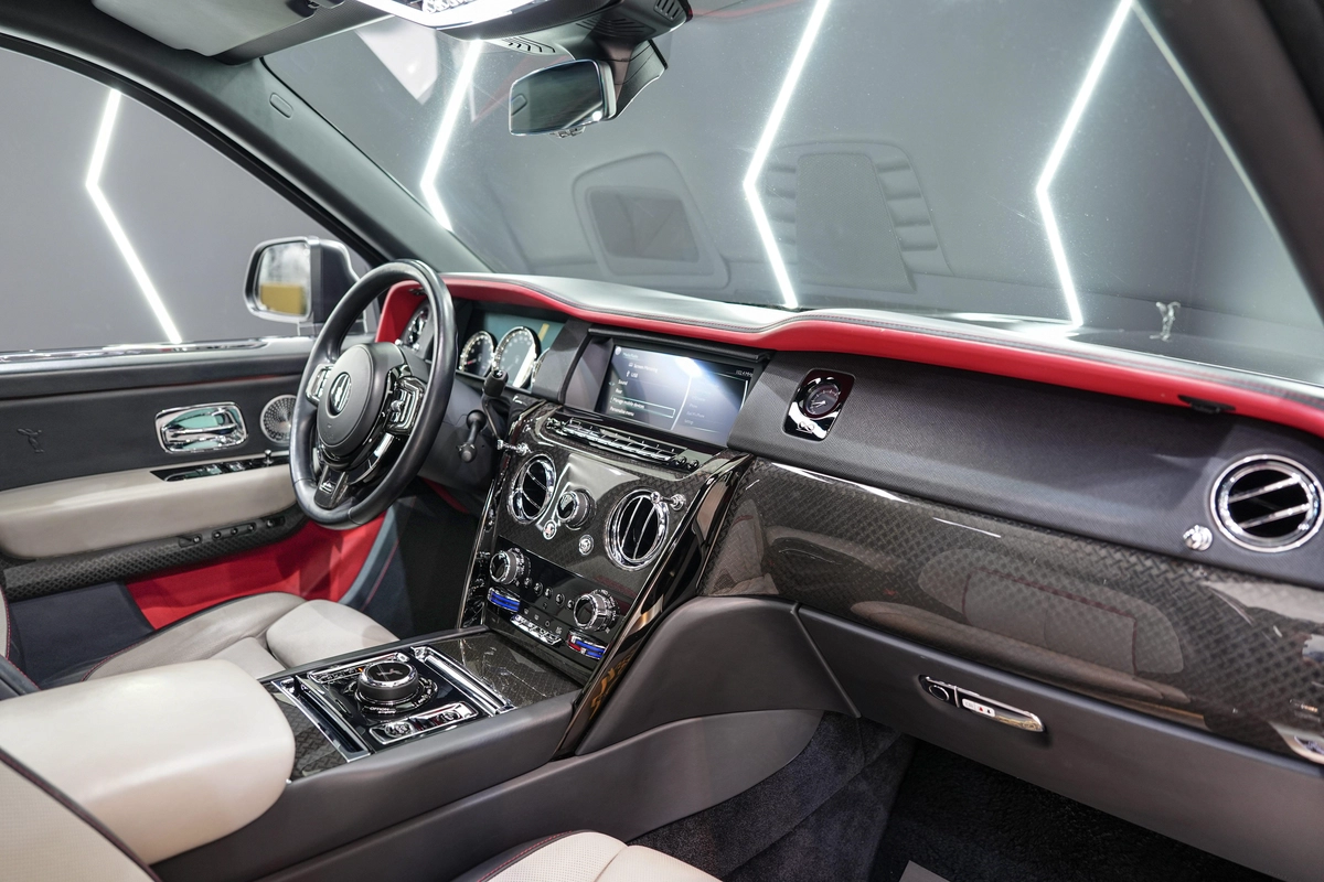 Rolls-Royce Cullinan Black Badge 2022-6-6
