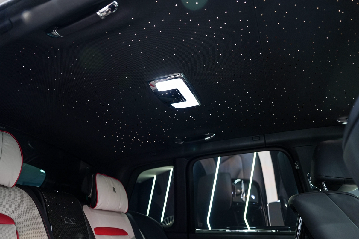 Rolls-Royce Cullinan Black Badge 2022-13-13