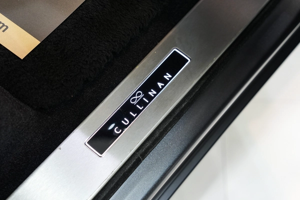 Rolls-Royce Cullinan Black Badge 2022
