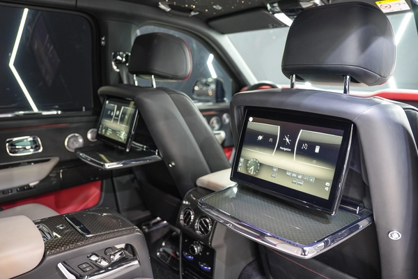 Rolls-Royce Cullinan Black Badge 2022