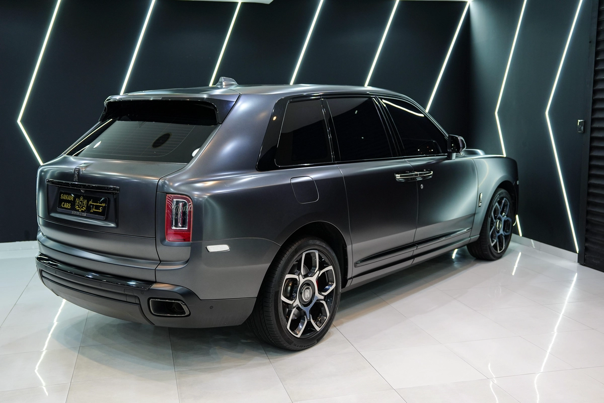 Rolls-Royce Cullinan Black Badge 2022-17-17
