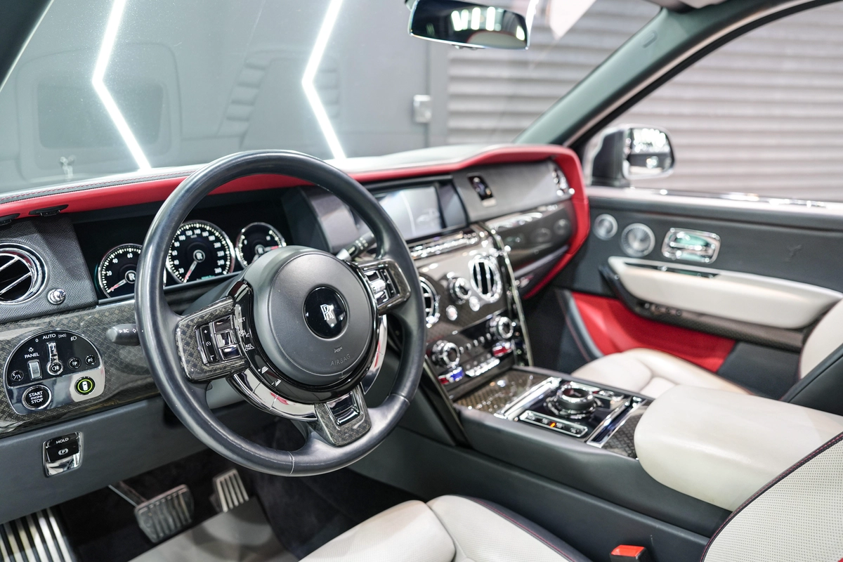 Rolls-Royce Cullinan Black Badge 2022-3-3
