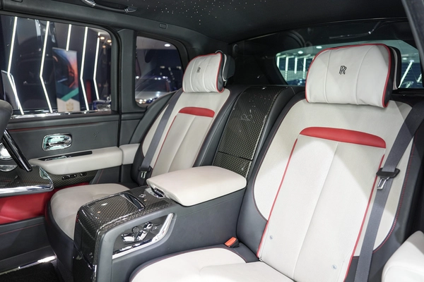 Rolls-Royce Cullinan Black Badge 2022