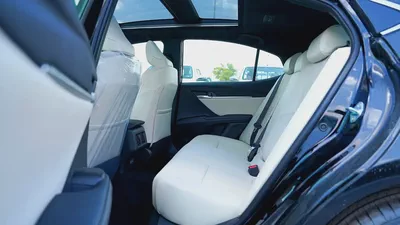 Toyota Camry GLE 2026, GCC Specs - Like New!-17