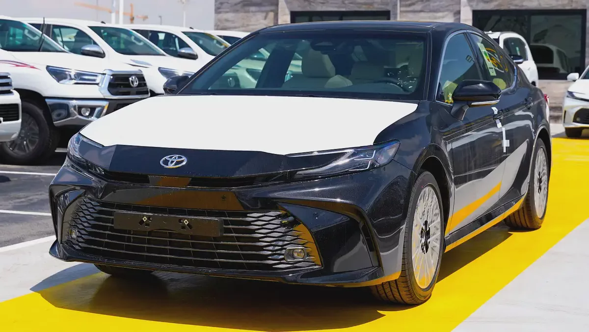 Toyota Camry GLE 2026, GCC Specs - Like New!-1-1