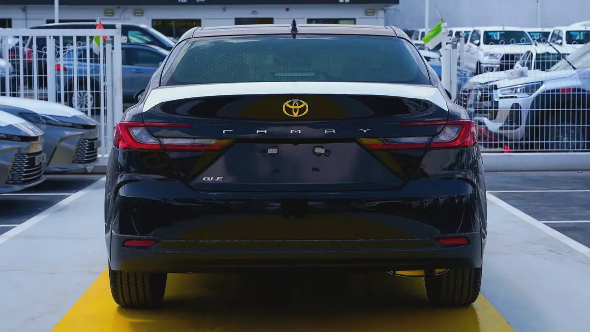 Toyota Camry GLE 2026, GCC Specs - Like New!-7-7