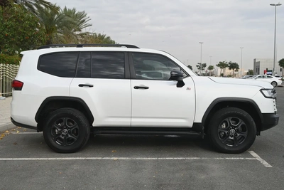 0% DP - TOYOTA LAND CRUISER (DIESEL) - GR SPORT 2022- WELL MAINTAINED-6