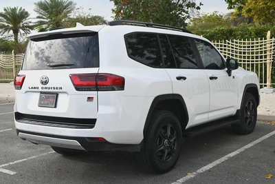 0% DP - TOYOTA LAND CRUISER (DIESEL) - GR SPORT 2022- WELL MAINTAINED-7