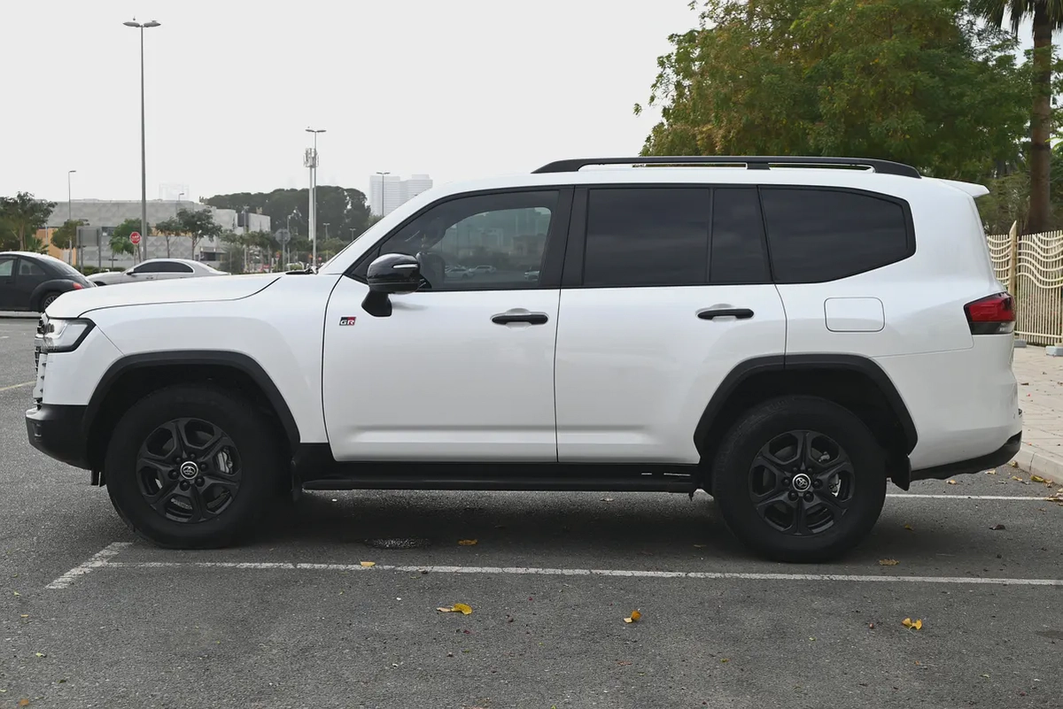 0% DP - TOYOTA LAND CRUISER (DIESEL) - GR SPORT 2022- WELL MAINTAINED-4-4