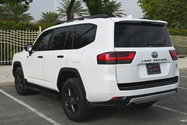 0% DP - TOYOTA LAND CRUISER (DIESEL) - GR SPORT 2022- WELL MAINTAINED