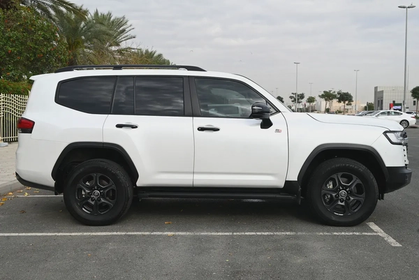 0% DP - TOYOTA LAND CRUISER (DIESEL) - GR SPORT 2022- WELL MAINTAINED