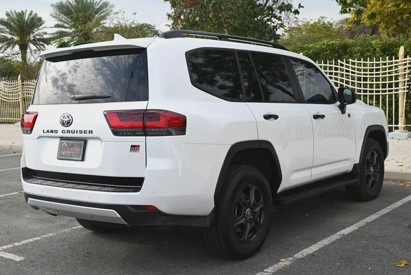 0% DP - TOYOTA LAND CRUISER (DIESEL) - GR SPORT 2022- WELL MAINTAINED