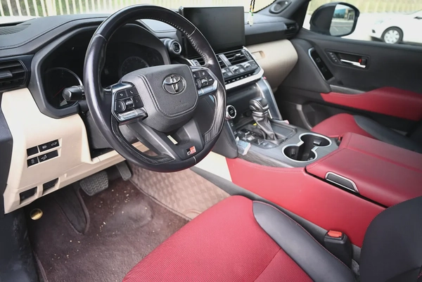0% DP - TOYOTA LAND CRUISER (DIESEL) - GR SPORT 2022- WELL MAINTAINED