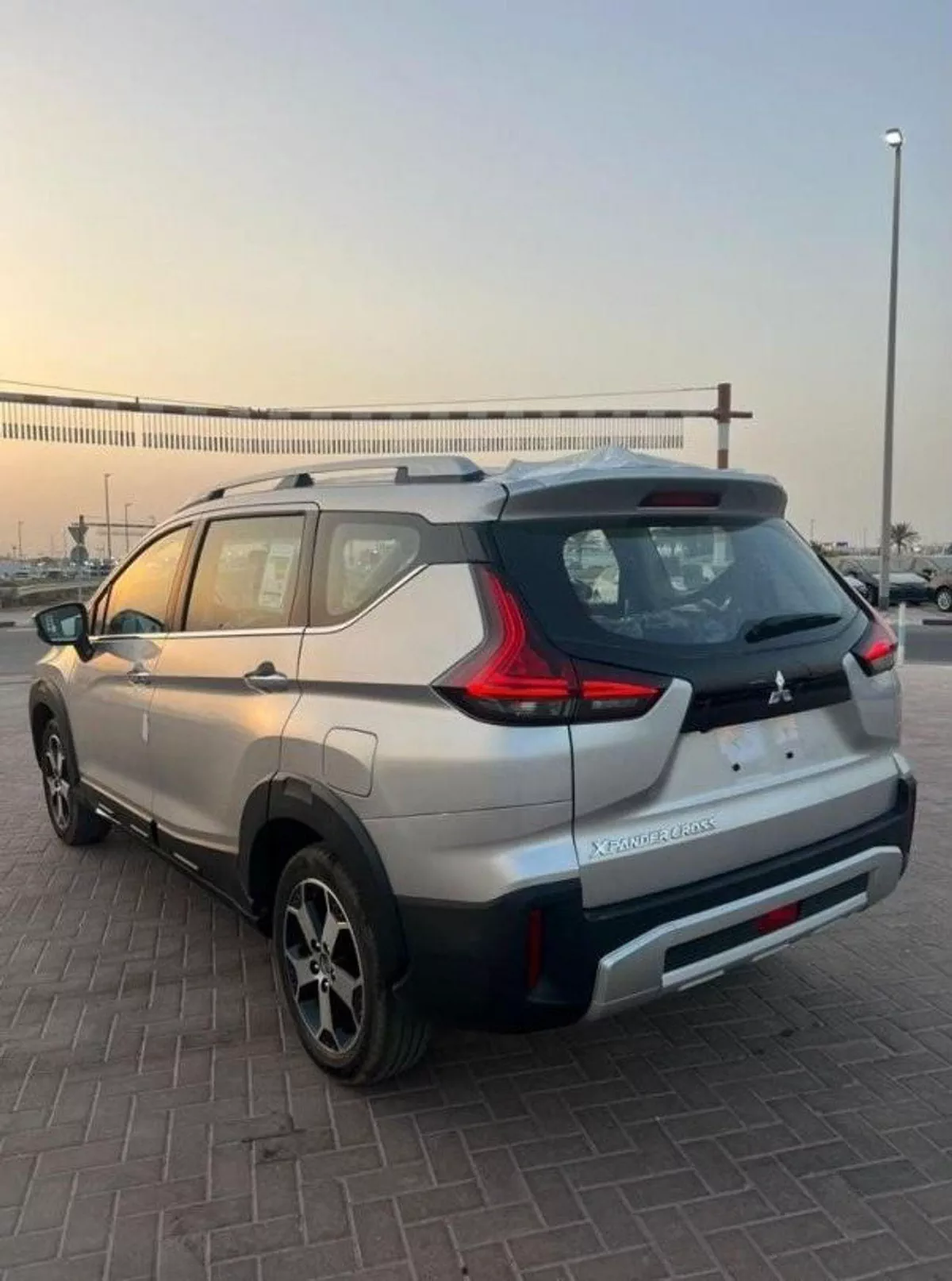 Mitsubishi Xpander CROSS PREMIUM XPANDER CROSSE-6-0