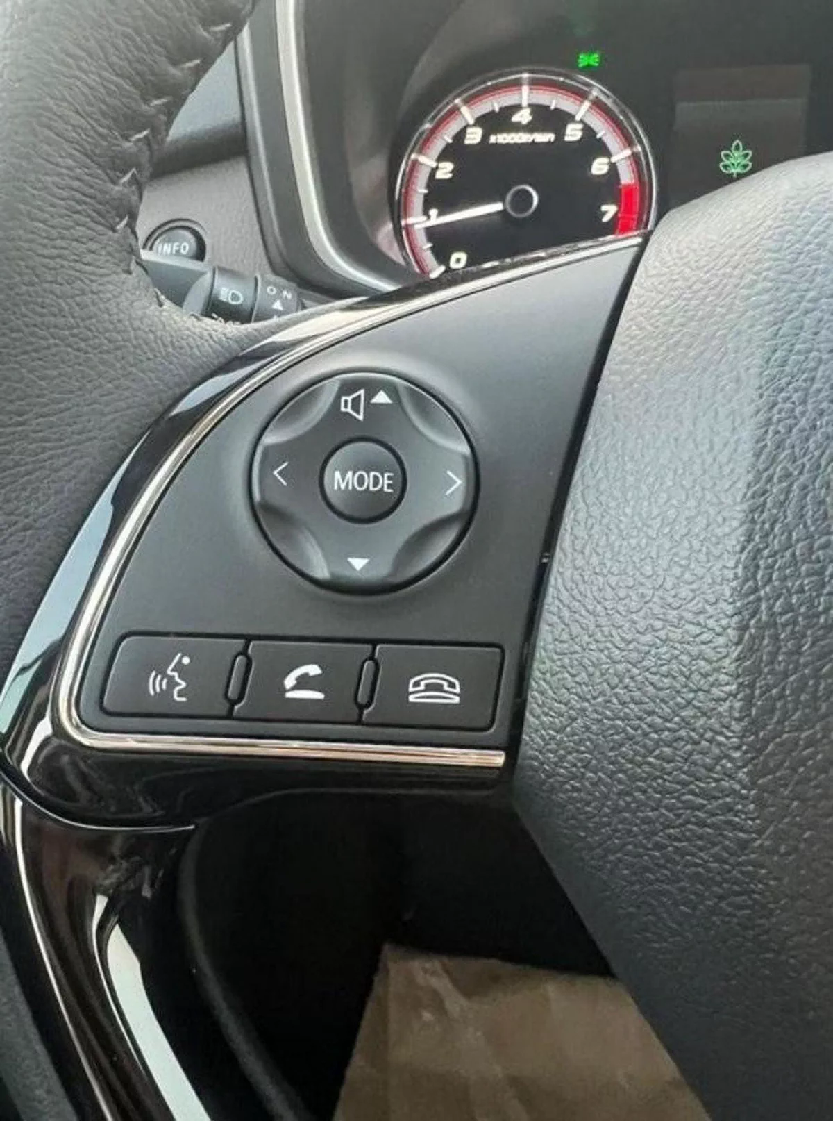 Mitsubishi Xpander CROSS PREMIUM XPANDER CROSSE-7-0