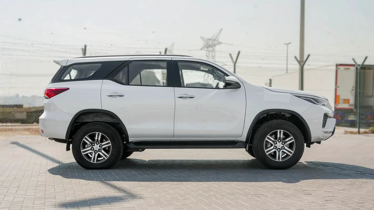 2026 Toyota Fortuner GX 2.7L AT Petrol 4WD-19-19