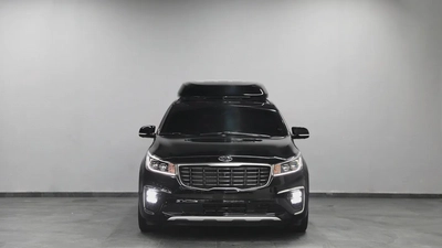 Kia Carnival-1