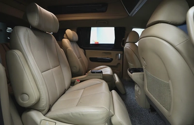 Kia Carnival-7