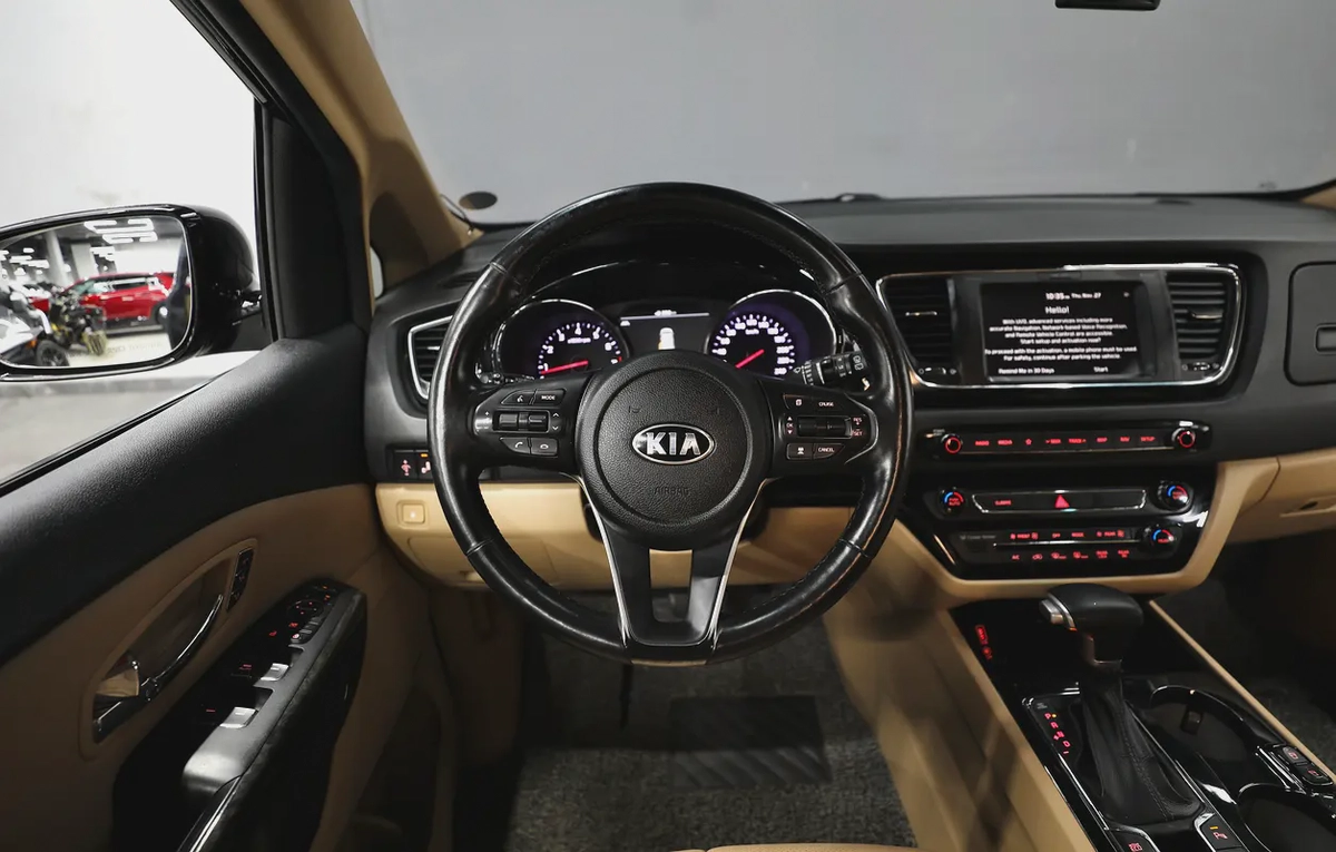 Kia Carnival-16-16