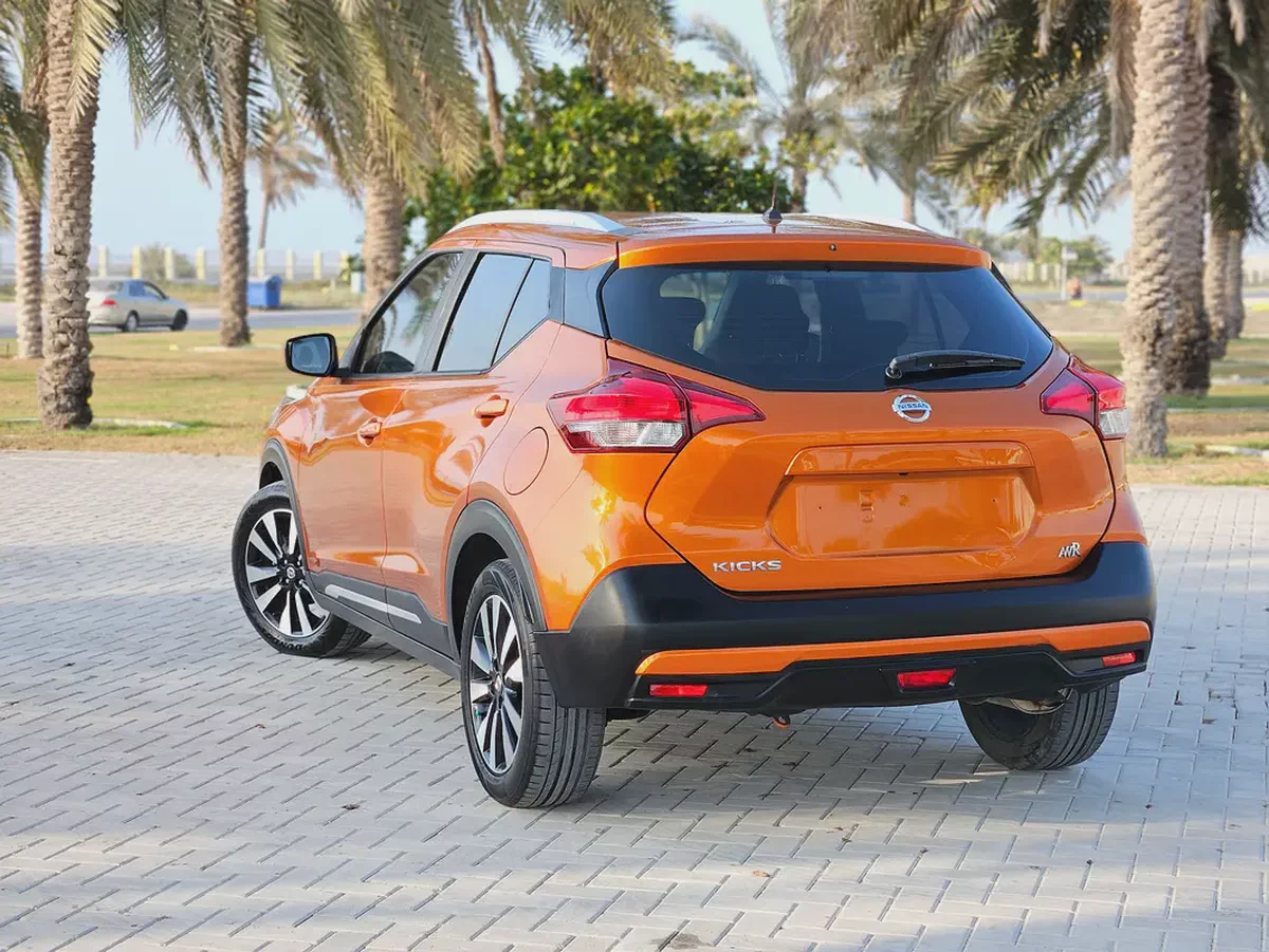 Nissan Kicks SL 2019 GCC - Pristine Condition With Low KM {ORIGINAL PAINT} Perfect Family SUV-15-15