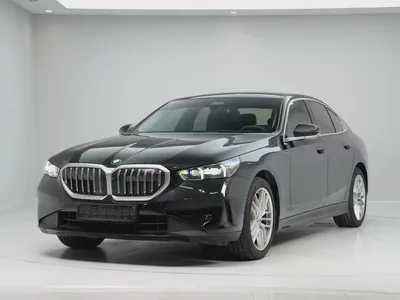 GCC SPECS | from OFFICIAL DEALER BMW 520i 2024 GCC Specs | LOW MILEAGE-0