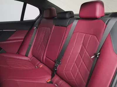 GCC SPECS | from OFFICIAL DEALER BMW 520i 2024 GCC Specs | LOW MILEAGE-12