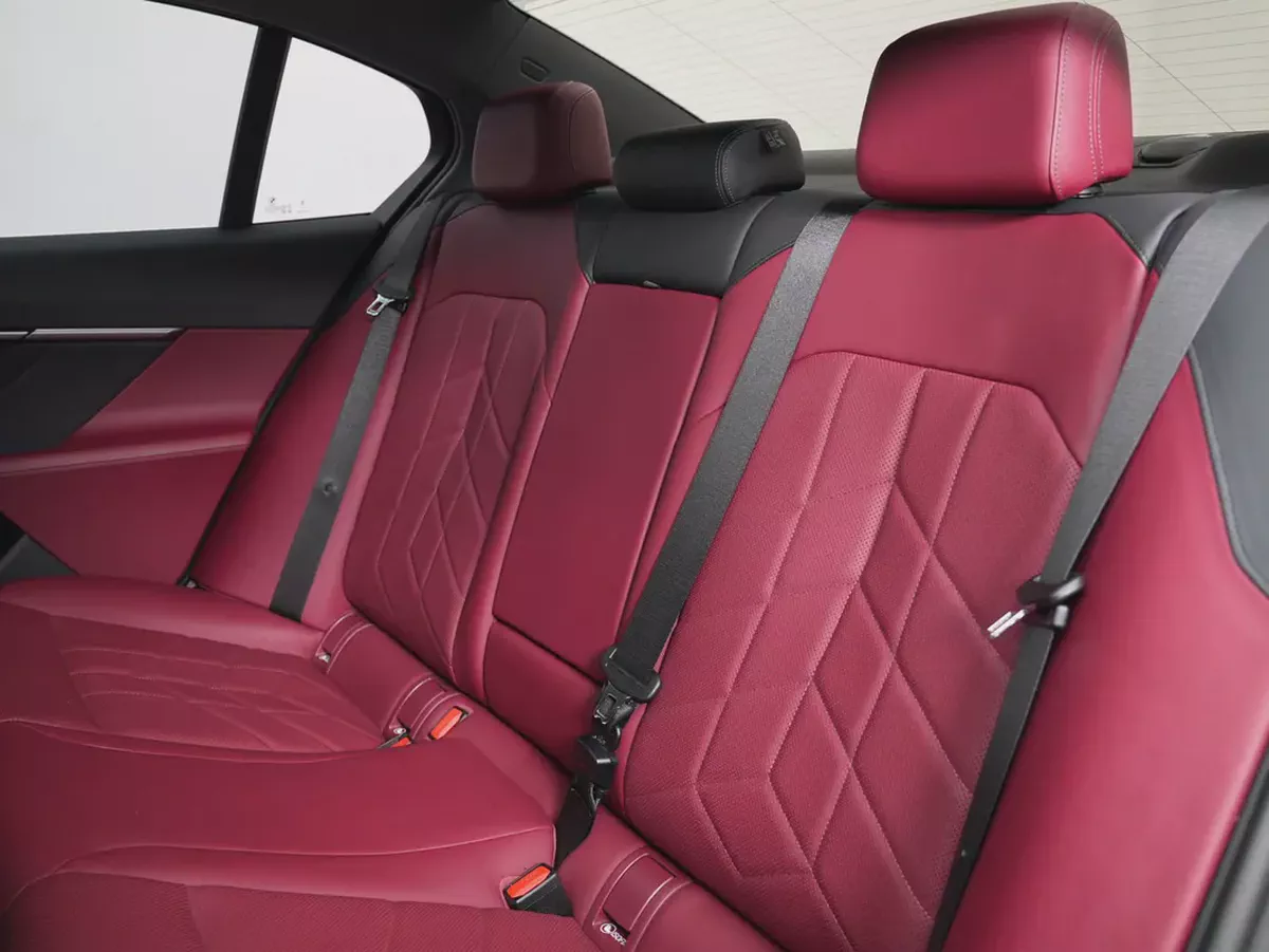 GCC SPECS | from OFFICIAL DEALER BMW 520i 2024 GCC Specs | LOW MILEAGE-12-12