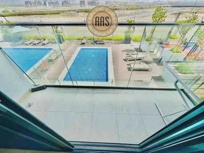 Pool view ••hot offer •• good layout •• kitchen appliances-9