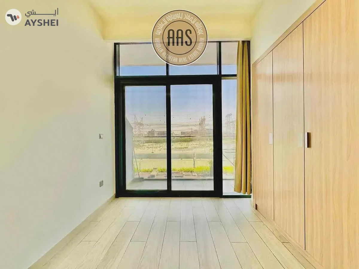 Pool view ••hot offer •• good layout •• kitchen appliances-10-10