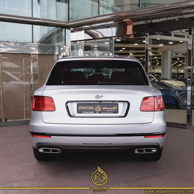 Bentley Bentayga W12  2018 - GCC Specs - Done 64,000KM-2