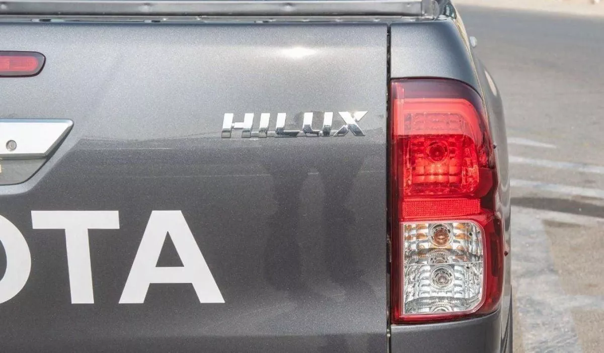 Toyota Hilux SGLX TOYOTA HILUX 2.4L MID OPTION A/T MY2025 FOR EXPORT-7-0