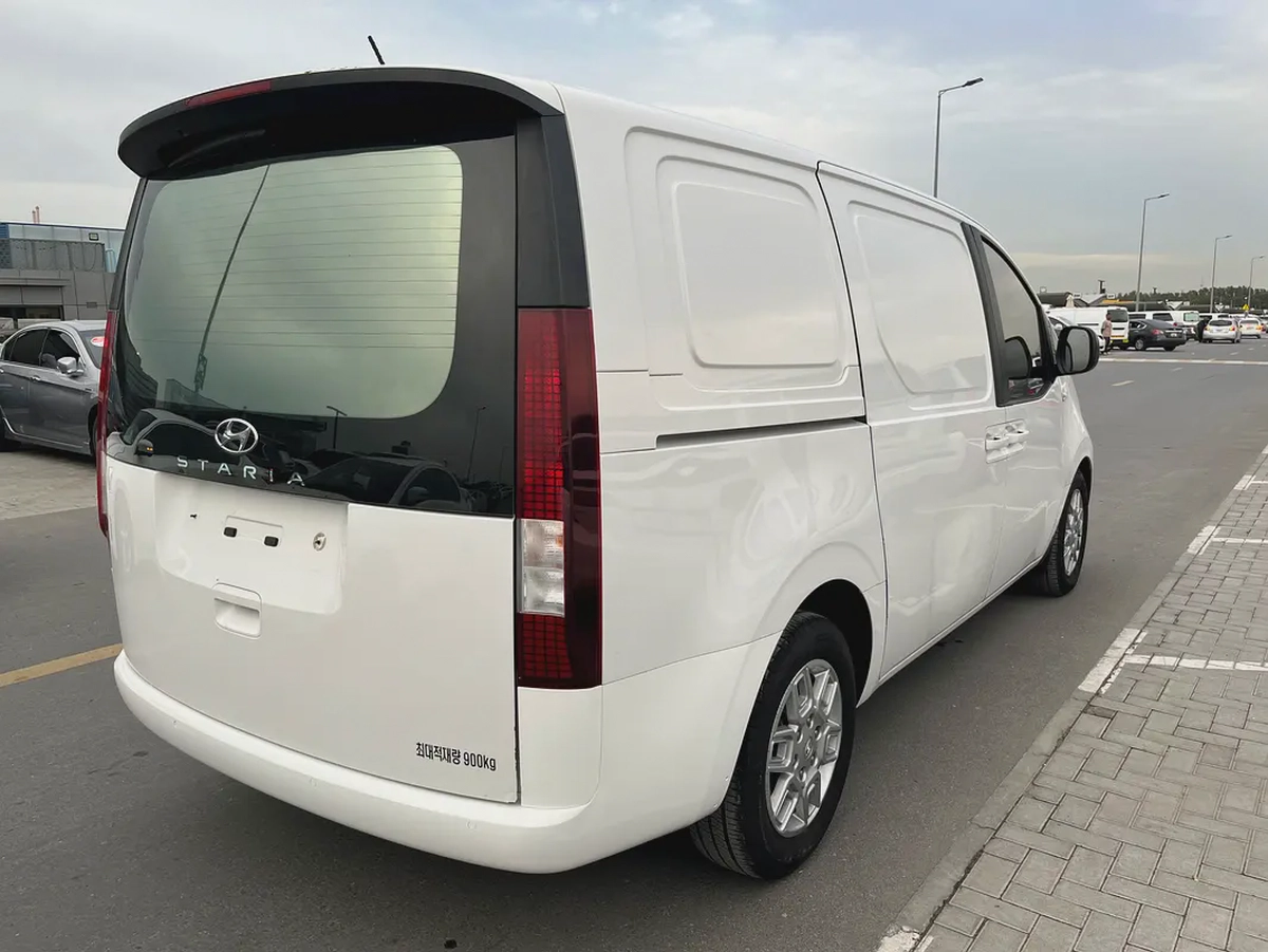 Hyundai Staria-3-3