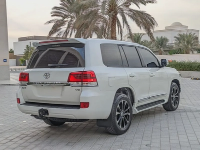 TOYOTA LAND CRUISER 2019 DIESEL V8 D-4D GCC ACCIDENT FREE IN EXCELLENT CONDITION-14