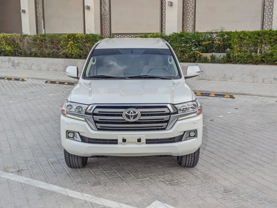 TOYOTA LAND CRUISER 2019 DIESEL V8 D-4D GCC ACCIDENT FREE IN EXCELLENT CONDITION-19
