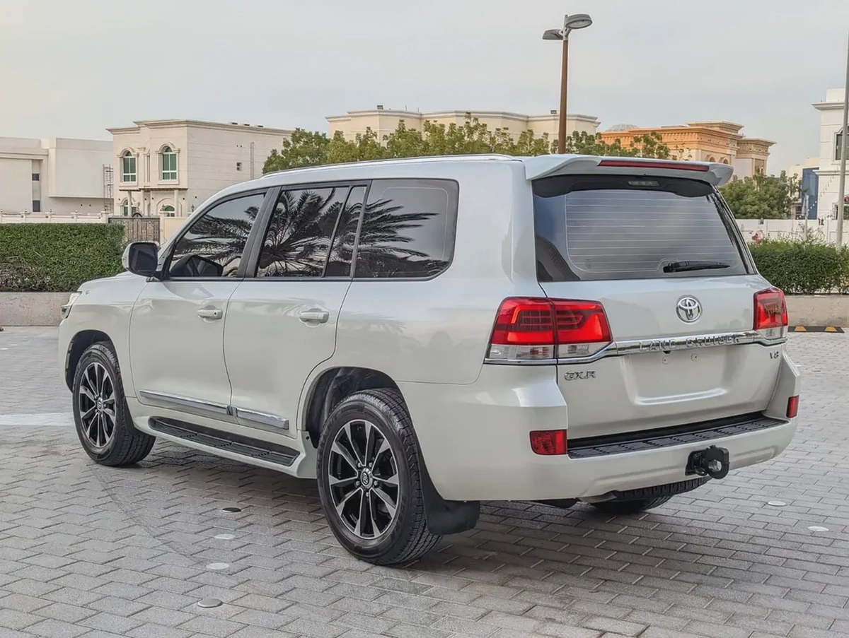 TOYOTA LAND CRUISER 2019 DIESEL V8 D-4D GCC ACCIDENT FREE IN EXCELLENT CONDITION-15-15