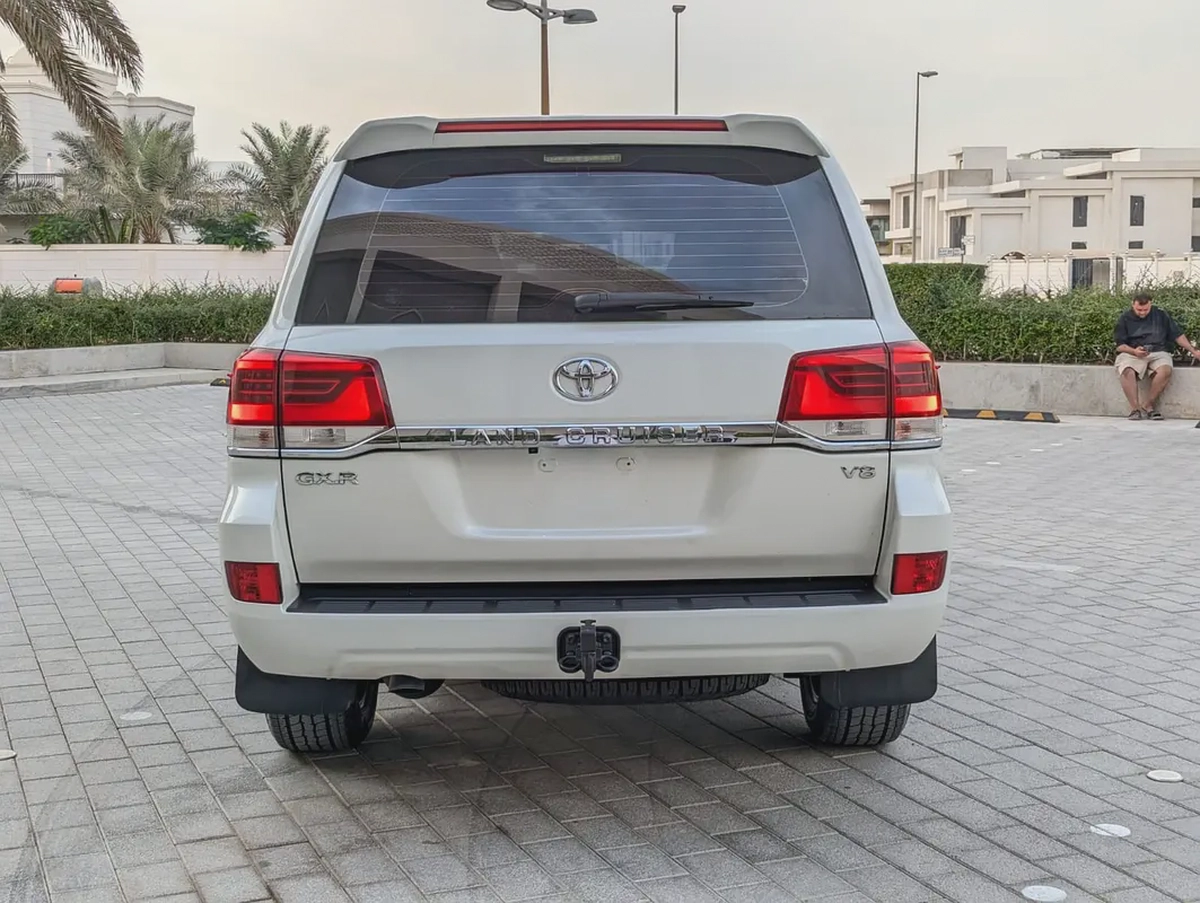 TOYOTA LAND CRUISER 2019 DIESEL V8 D-4D GCC ACCIDENT FREE IN EXCELLENT CONDITION-18-18