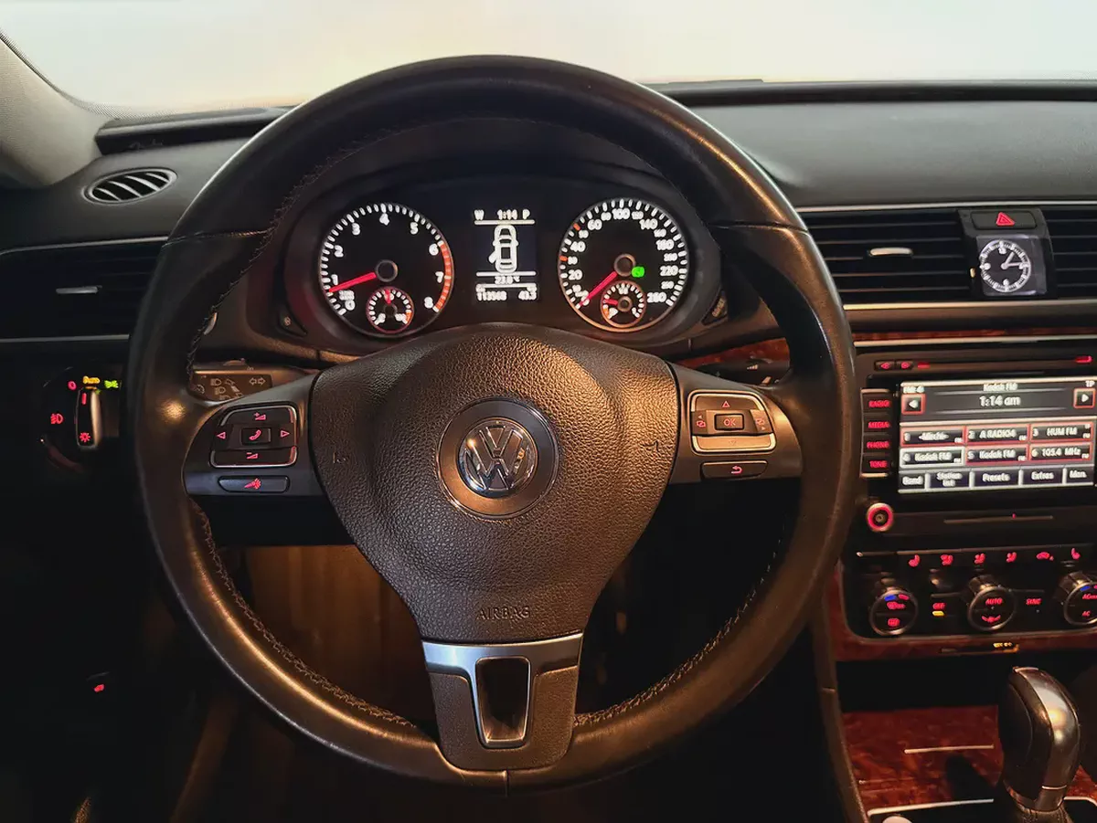 Volkswagen Passat SEL V5 2.5L 2012 Model GCC Specs WIth Partial Service History In Perfect Condition-13-13