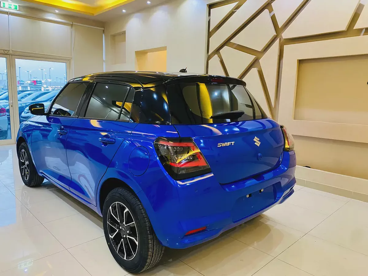 Brand New 2025 Suzuki Swift GLX - GCC Specs -39 Mileage-15-15