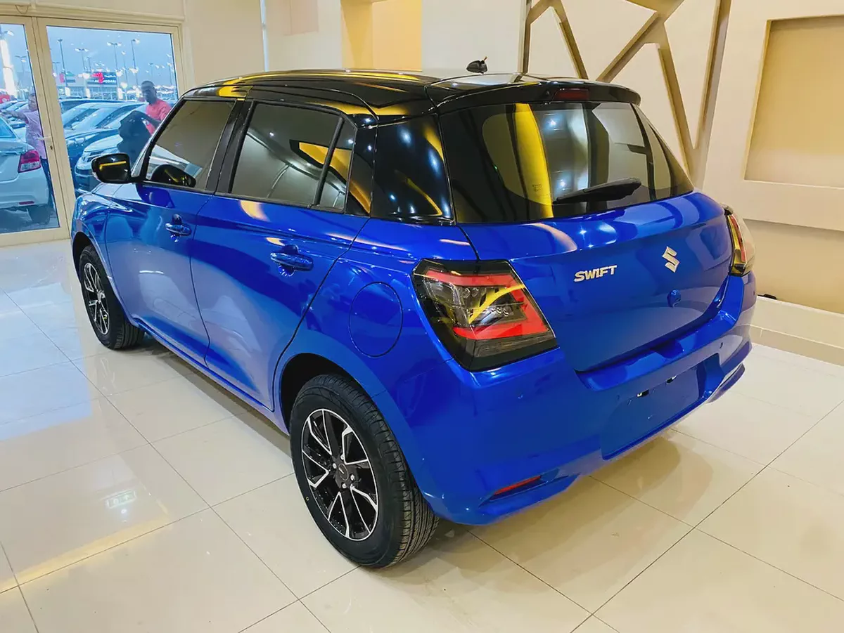Brand New 2025 Suzuki Swift GLX - GCC Specs -39 Mileage-8-8
