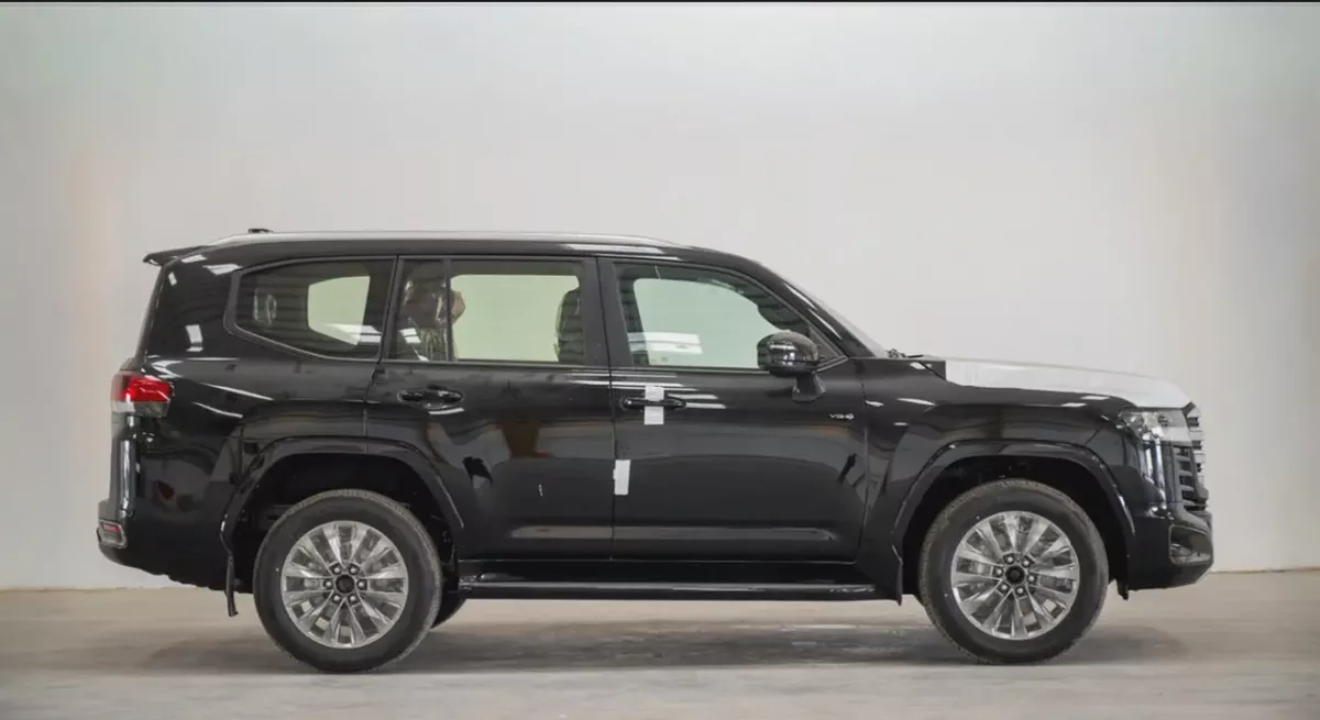 Toyota Land Cruiser GXR 3.5 Hybrid 2026 GCC Specs-2-2