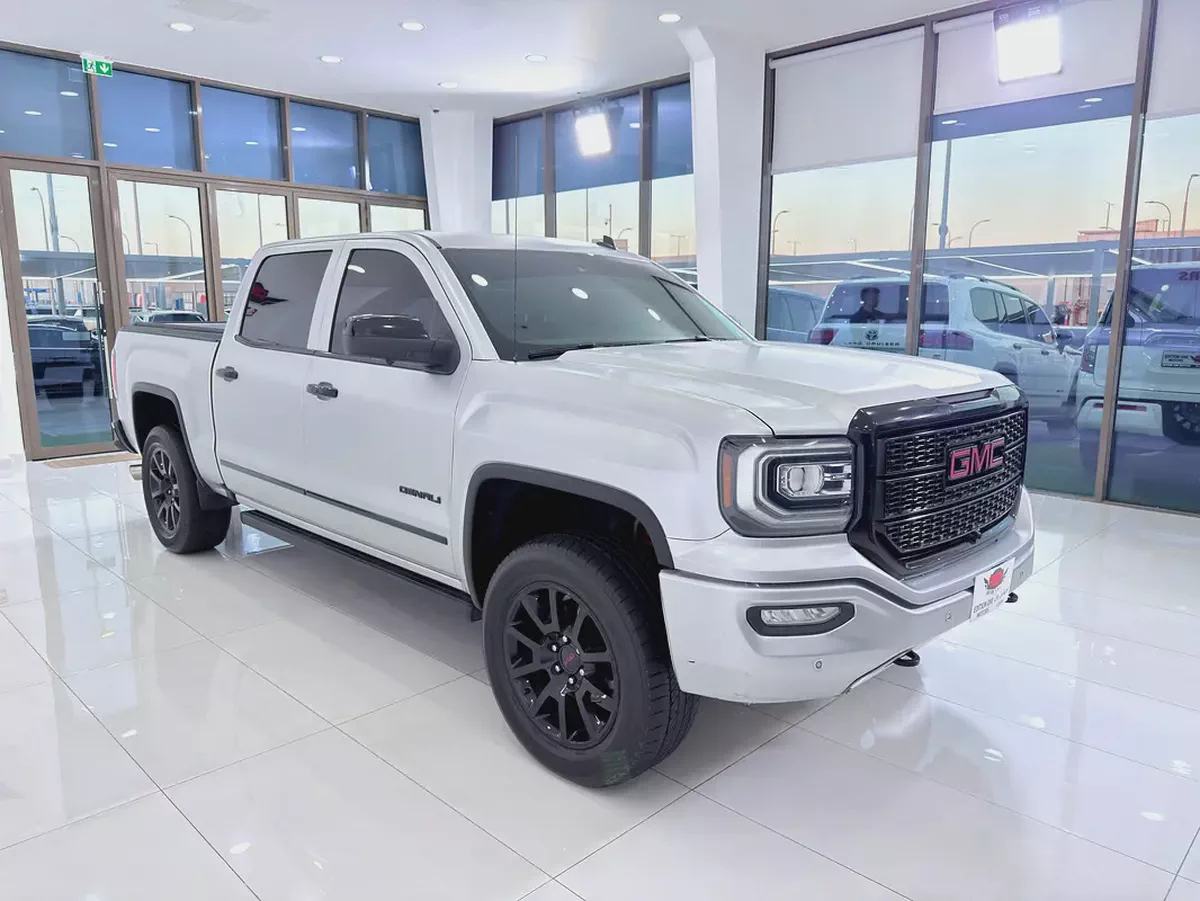 GMC Sierra Denali 2018 GCC Specs-2-2