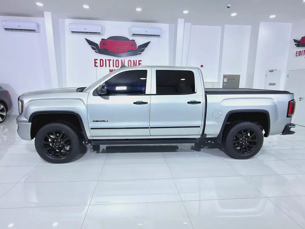 GMC Sierra Denali 2018 GCC Specs-3-3