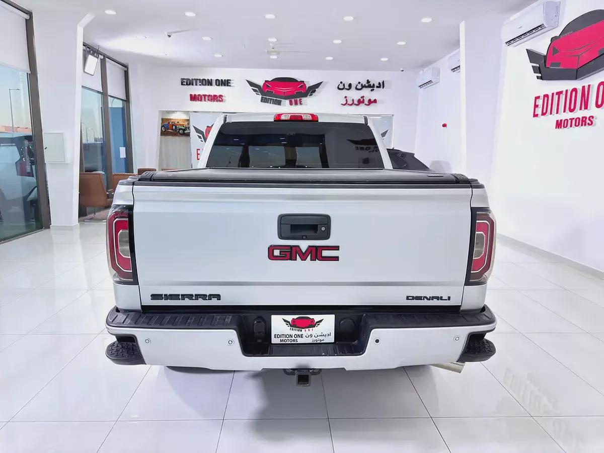 GMC Sierra Denali 2018 GCC Specs-8-8