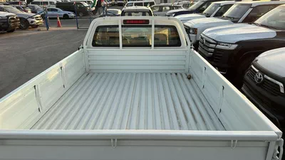 Isuzu D-MAX STD Isuzu DMax 2.5L-5