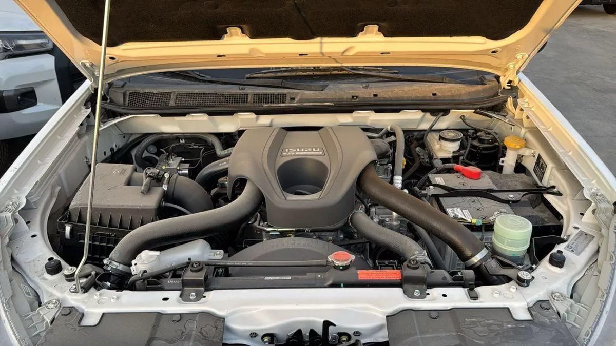 Isuzu D-MAX STD Isuzu DMax 2.5L-13-0