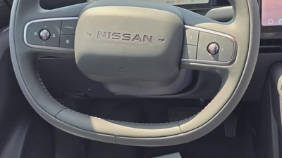 Nissan N6 180 Max (White Black)-9