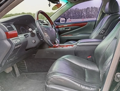 Lexus LS-Series LS 460 Platinum-9