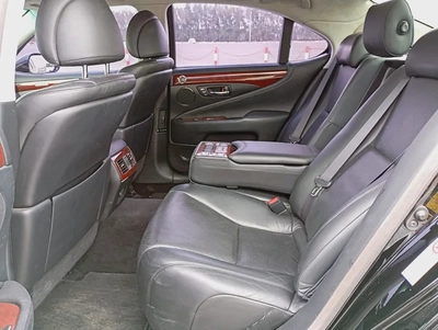 Lexus LS-Series LS 460 Platinum-12